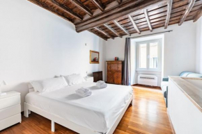 Bottega Augustea Duplex apartment in Monti